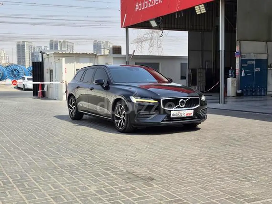 Volvo V-Class 2020 — photo 1 of 16