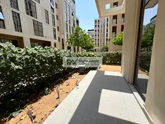 1 Bedroom I Ground Floor I Backyard garden I Living room I
