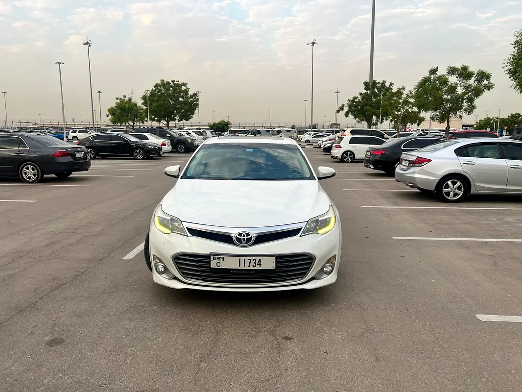Toyota Avalon 2014 — photo 1 of 7
