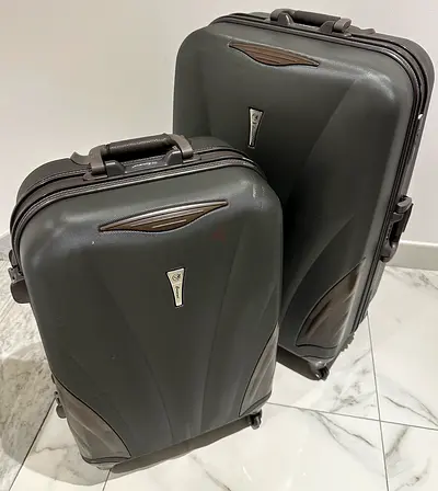 450AED 2-Piece Luggage Set (Large  Medium)