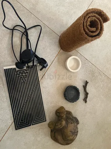 Used Small Reptile Terrarium Heating Mat + Accessories