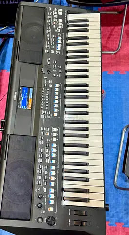 Yamaha SX600 Keyboard