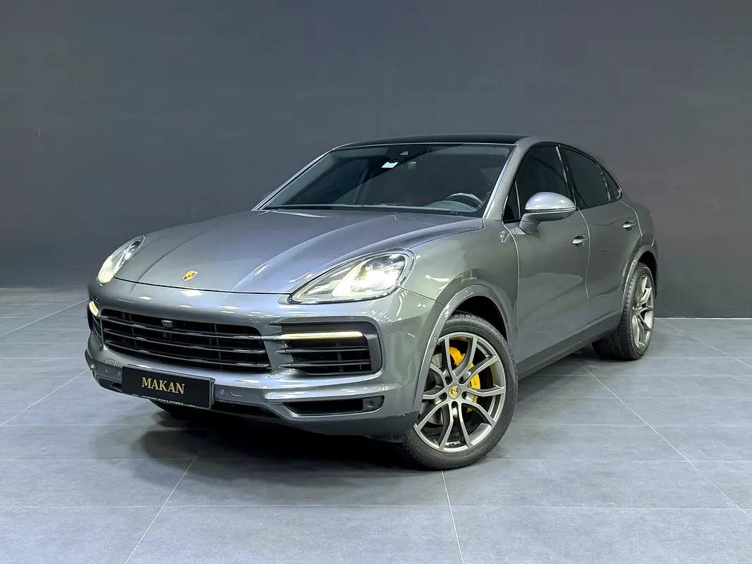 Porsche Cayenne 2022 — photo 1 of 11