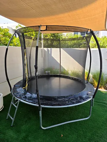 8ft Tramoline