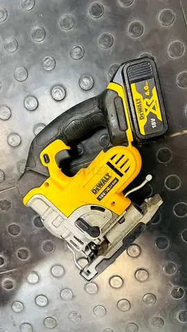 DEWALT 20V MAX XR Cordless Brushless Jigsaw (DCS331 type 3) with battery and charger