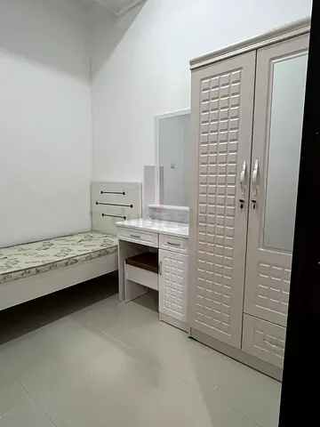 Nice Partition Room next Metro (contact WhatsApp)