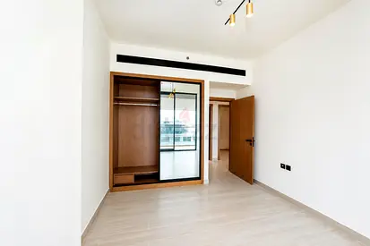 NO COMISSION-DIRECTLY FROM THE OWNER-BRAND NEW-HIGH FLOOR