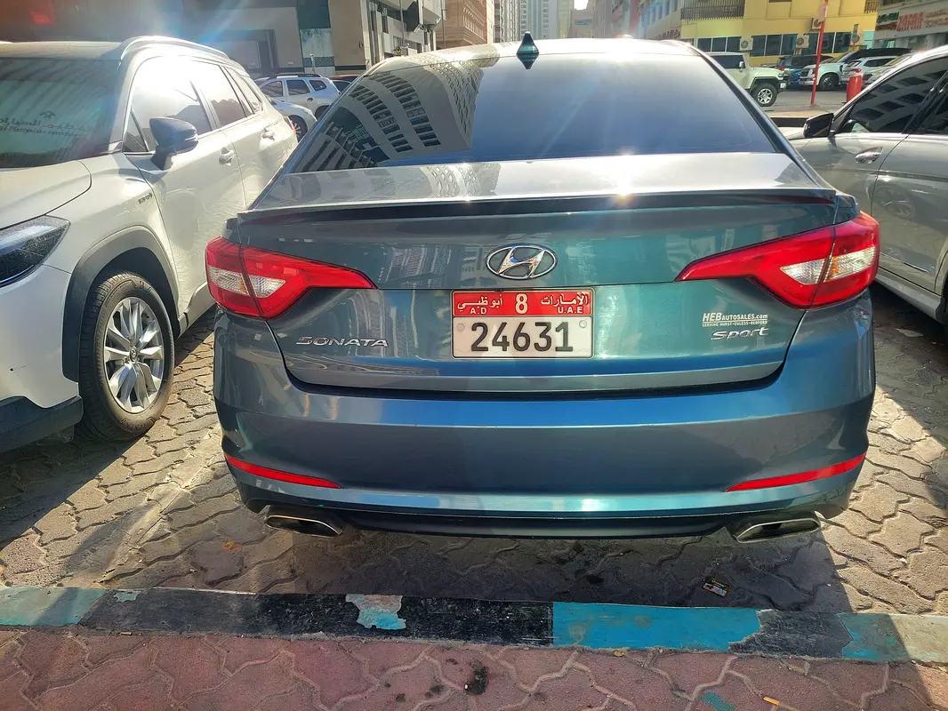 Hyundai Sonata 2016 — photo 1 of 11