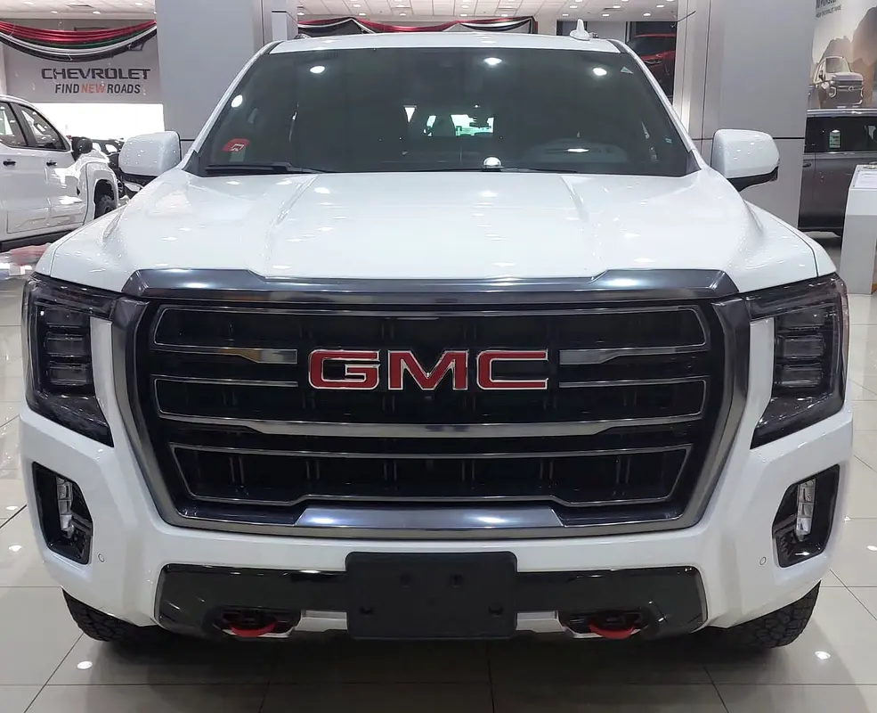 GMC Yukon 2023 — photo 1 of 9
