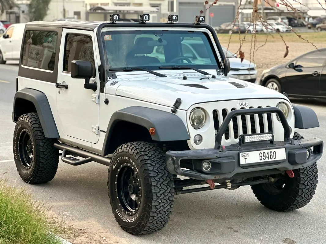 Jeep Wrangler 2016 — photo 1 of 12