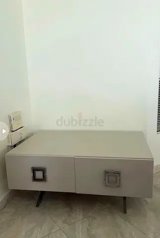 Medium-sized table for sale. Excellent condition, lightly used, and looks almost new.