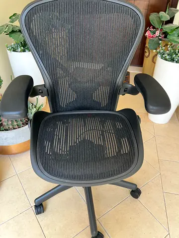 Herman miller Aeron size B * PostureFit / Lumbar Support
    * Supports the lower spine and encourag