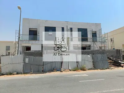 ✨ توين فيلا فاخرة للبيع في الحوشي – الشارقة ✨🏡