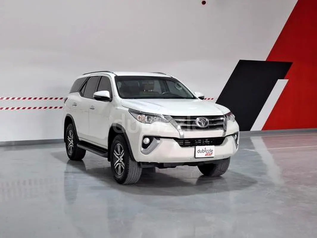 Toyota Fortuner 2019 — photo 1 of 20