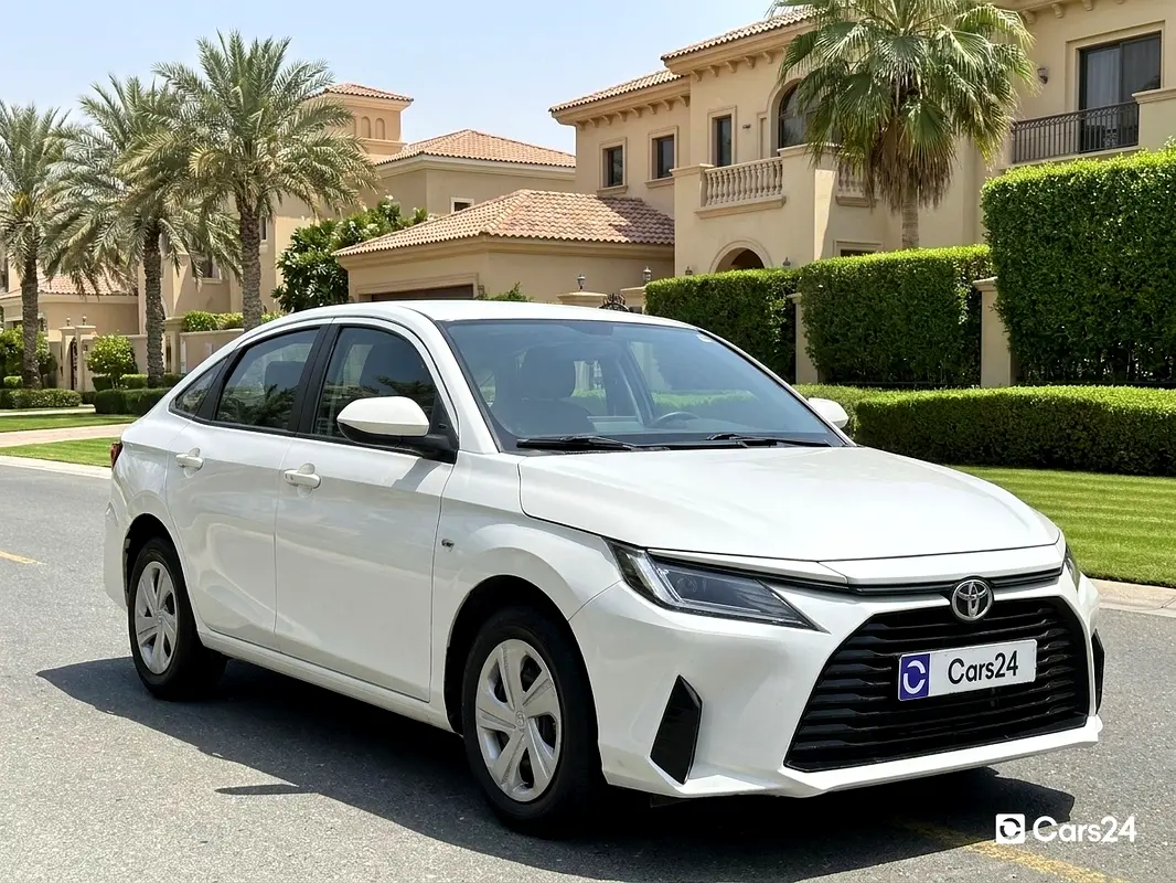 Toyota Yaris 2023 — photo 1 of 13