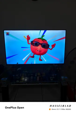 Modern LED LCD Flat Screen TV
