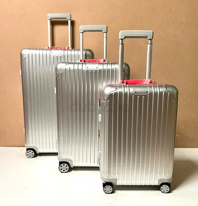 RIMOWA essential cabin suitcase
