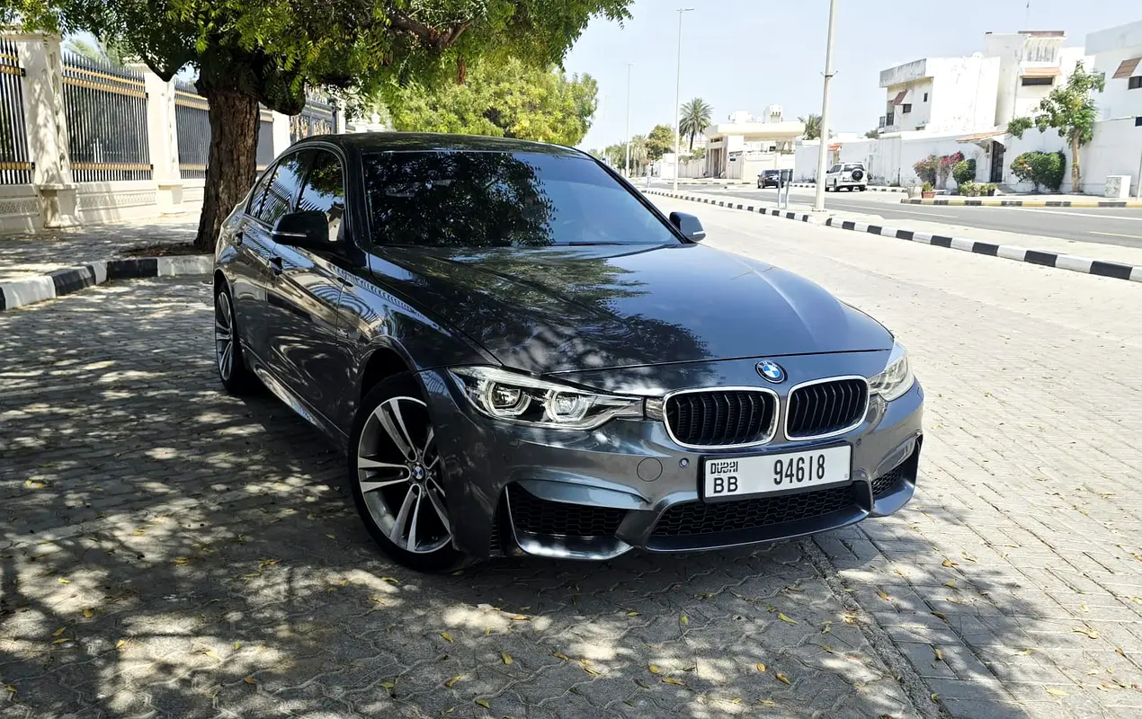 BMW 3-Series 2018 — photo 1 of 12