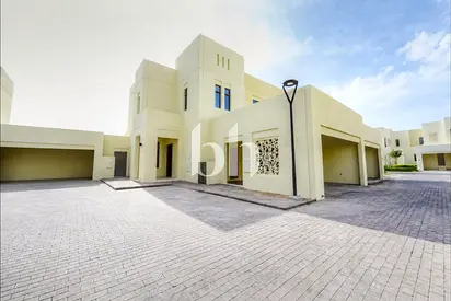 Family Community | Private Garden | Park Facing