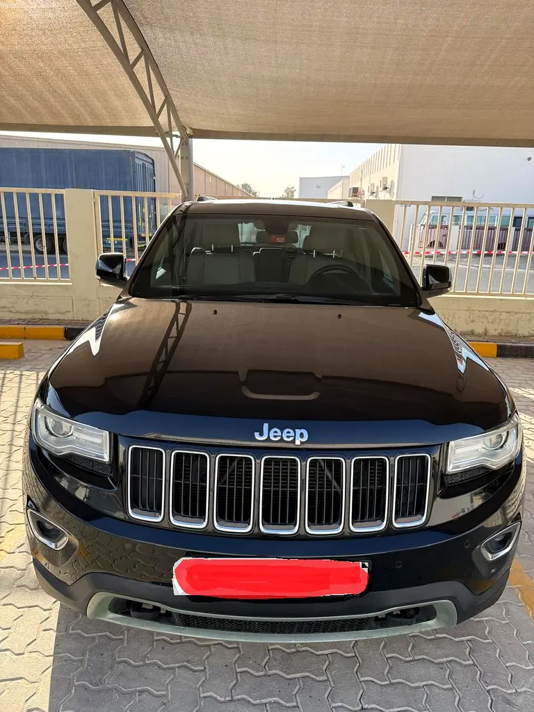 Jeep Grand Cherokee 2015 — photo 1 of 3