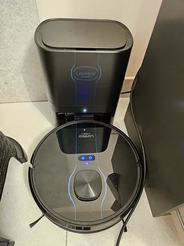 Robotic Vacuum Cleaner with Auto-Empty Dock (Used)