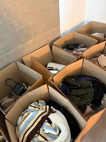 Women’s Size S and M mixed box clothing shoe size 39 - 500AED per box 75-100 pieces per box