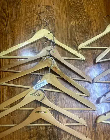 Set of Wooden Clothes Hangers - 8 Pieces