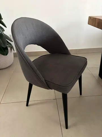Dinning chairs - 6 units