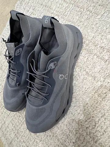 On × LOEWE Cloud Sneakers (Brand New) – EU 43/44