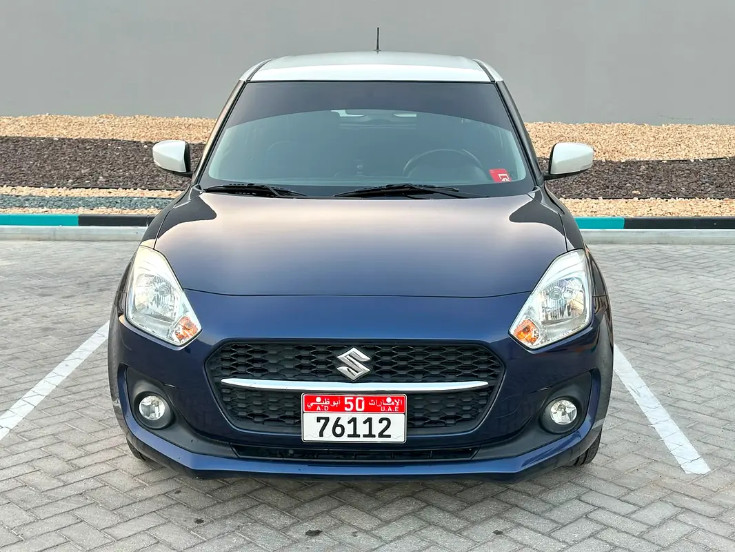 Suzuki Swift 2022 — photo 1 of 17