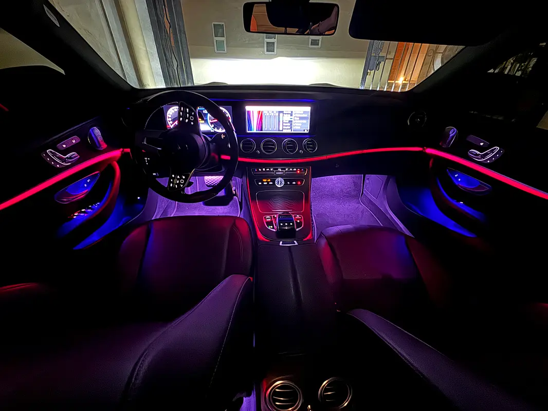 Mercedes-Benz E-Class 2020 — photo 1 of 15