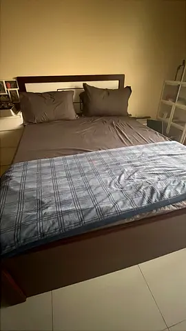 QUEEN SIZE BED WITH MATTRESS