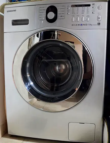 Samsung Washing Machine – 7kg – Silver – AED 250