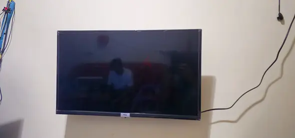 Used 32-inch TCL Smart LED TV - Wall Mount Working