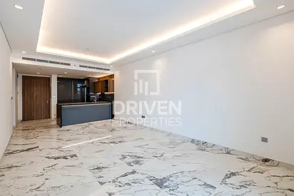 High End Apt with Study Room | Prime Location