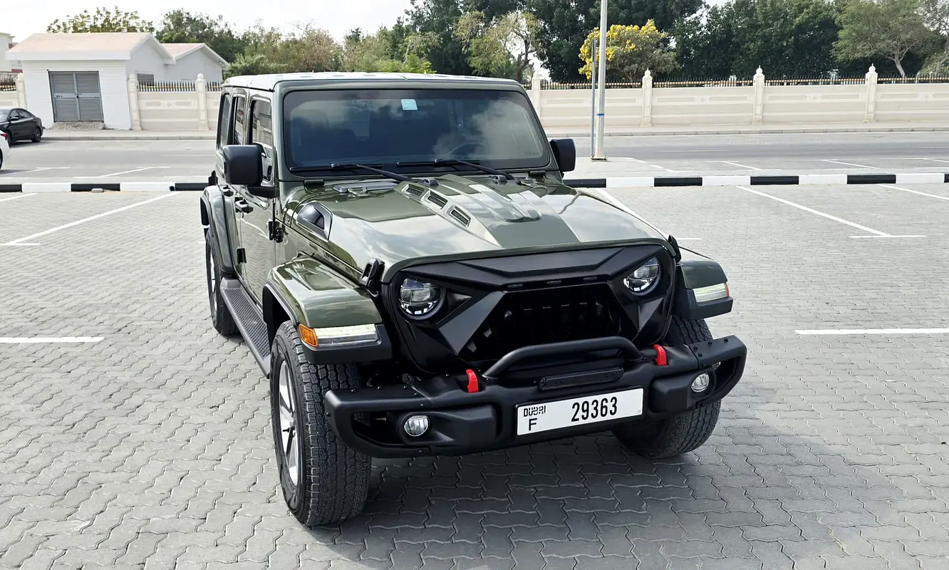 Jeep Wrangler 2022 — photo 1 of 12