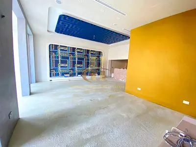 Fitted Kitchen | Next to Starbucks | Previously a cafe