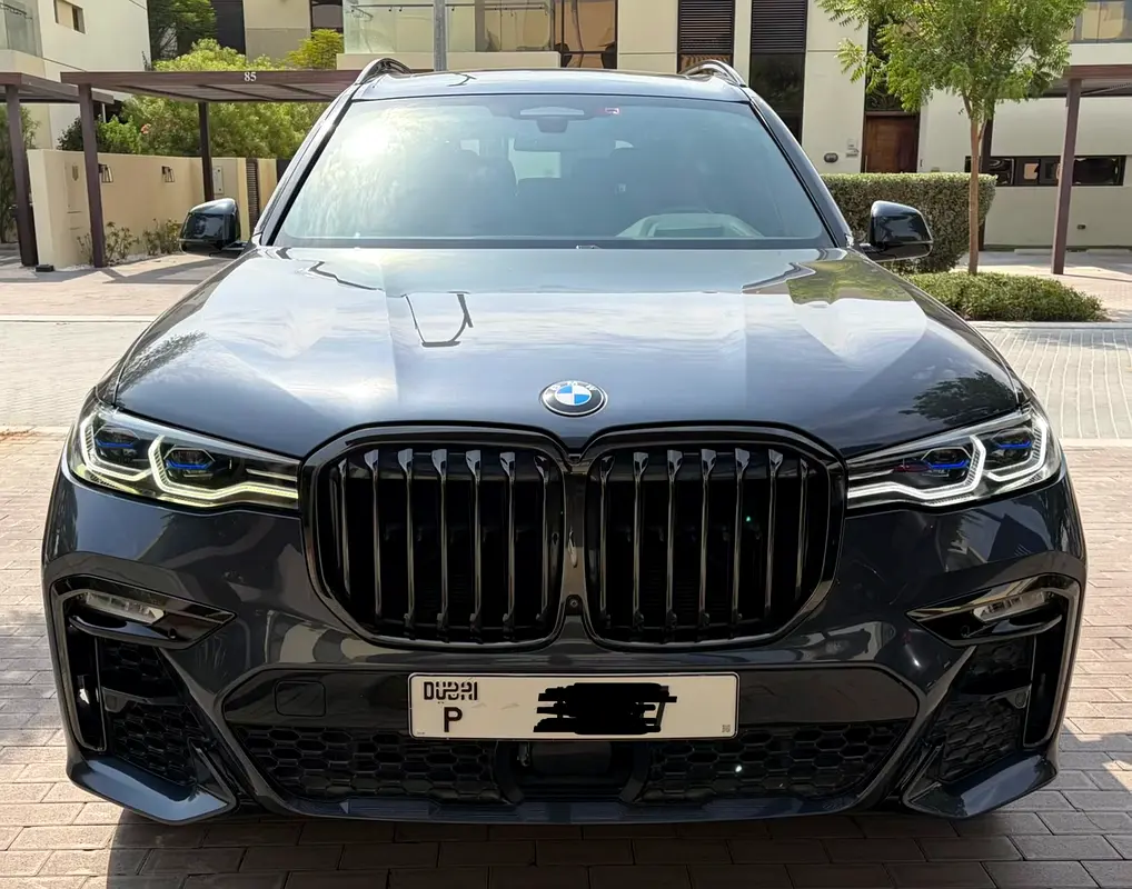 BMW X7 2021 — photo 1 of 7