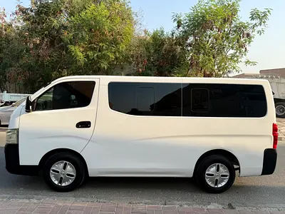 Nissan Urvan NV350 2015 GCC Specs 13 seater accident free