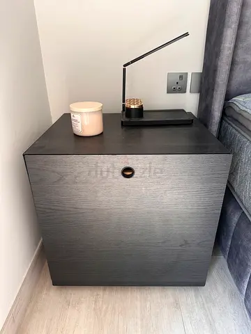 Elegant Nightstand with USB Port - Home Centre DRESDEN