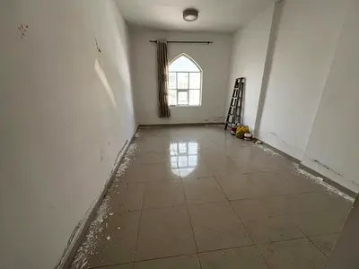 Second row from Ajman Corniche, next to the Ship Roundabout. Fully lit apartment with excellent layout and central air conditioning.