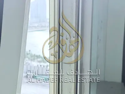 فرصة سكن مميزة أول صف على الكورنيش بسعر لا يُقارن استمتع بالسكن في موقع استراتيجي وحيوي بإطلالة مميزة وأجواء راقية، داخل شقة مصممة لتوفير الراحة والخص