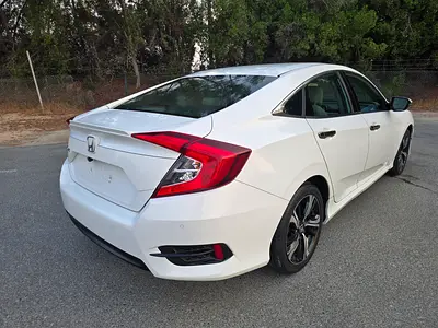 2018 Honda CIVIC thumbnail 5