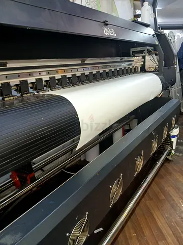 Large format 1.8m eco-solvent printing machine. Needs printer head and cable replacement.