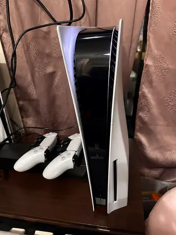 Ps5 disc with two controllers
