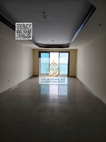 شقه استلام فورى تملك حر برج الكورنيش تاور باطلاله روعه على بحر الخليج للبيع كاش