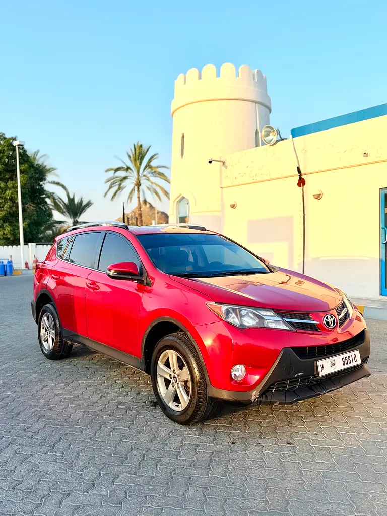 Toyota Rav 4 2015 — photo 1 of 8