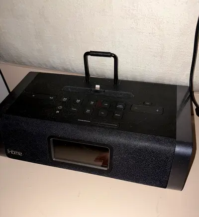 iHome Alarm Clock Dock Speaker with Lightning Connector (Used)