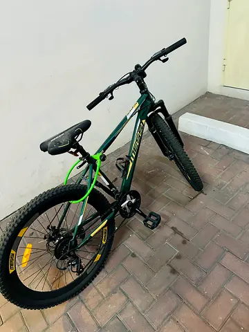 Derak Messi gear cycle Very rarely Used Brand New Condition. Extra bell, light and lock