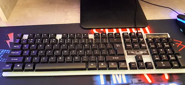 Mikuso Mechanical-style USB Wired Keyboard - Full Size, Used